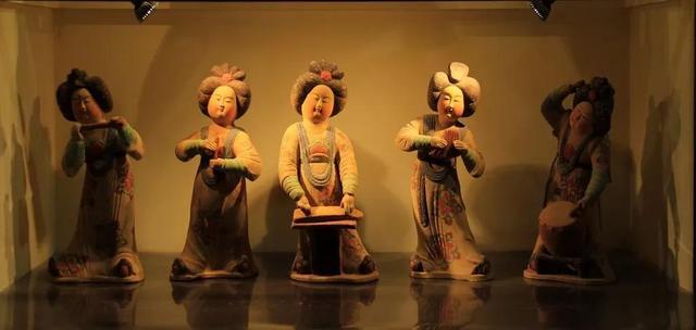 唐三彩有什么文化意义,唐三彩的特点艺术价值