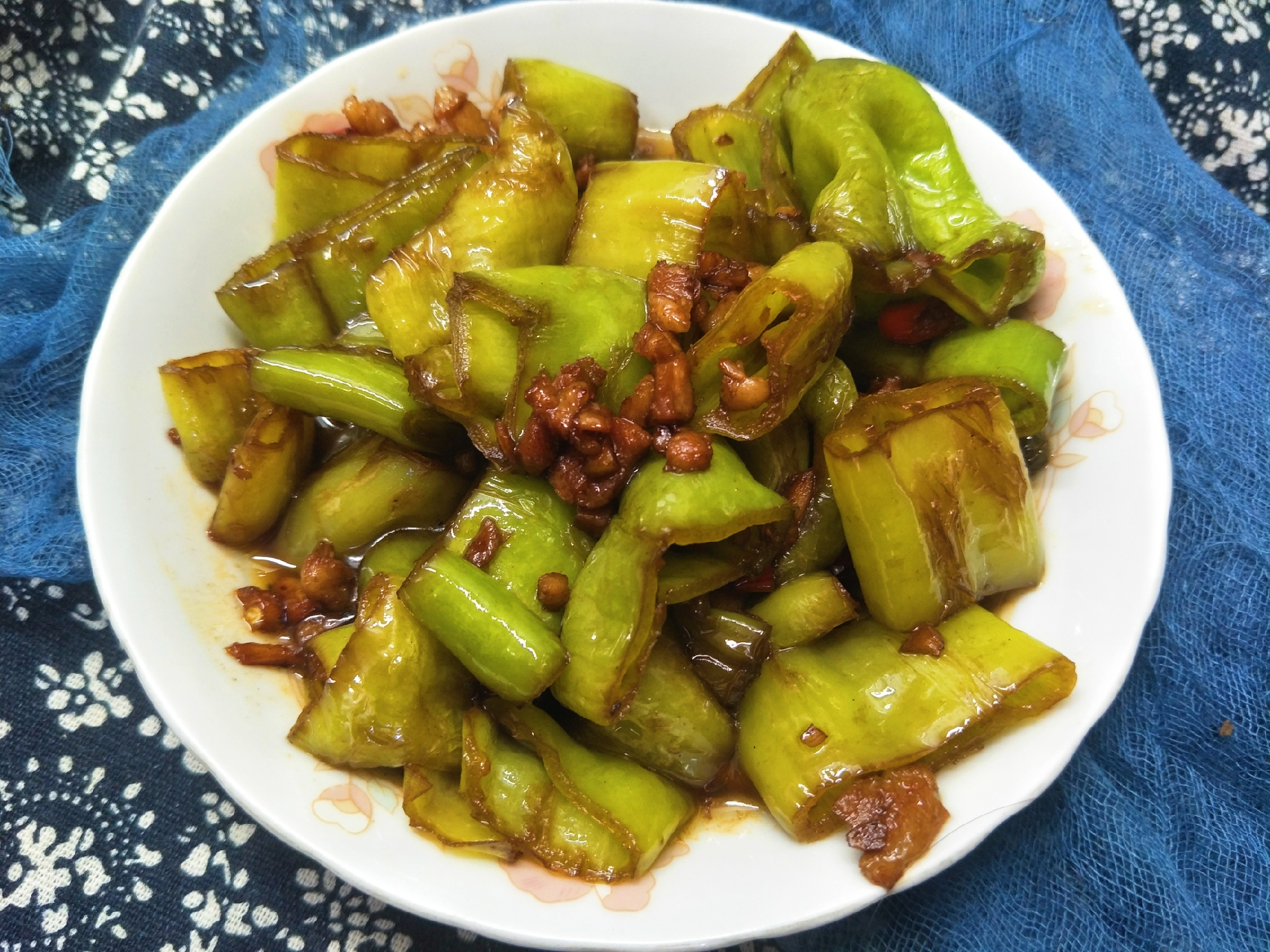 炒辣椒里加什么更好吃,怎么把辣椒炒出辣味