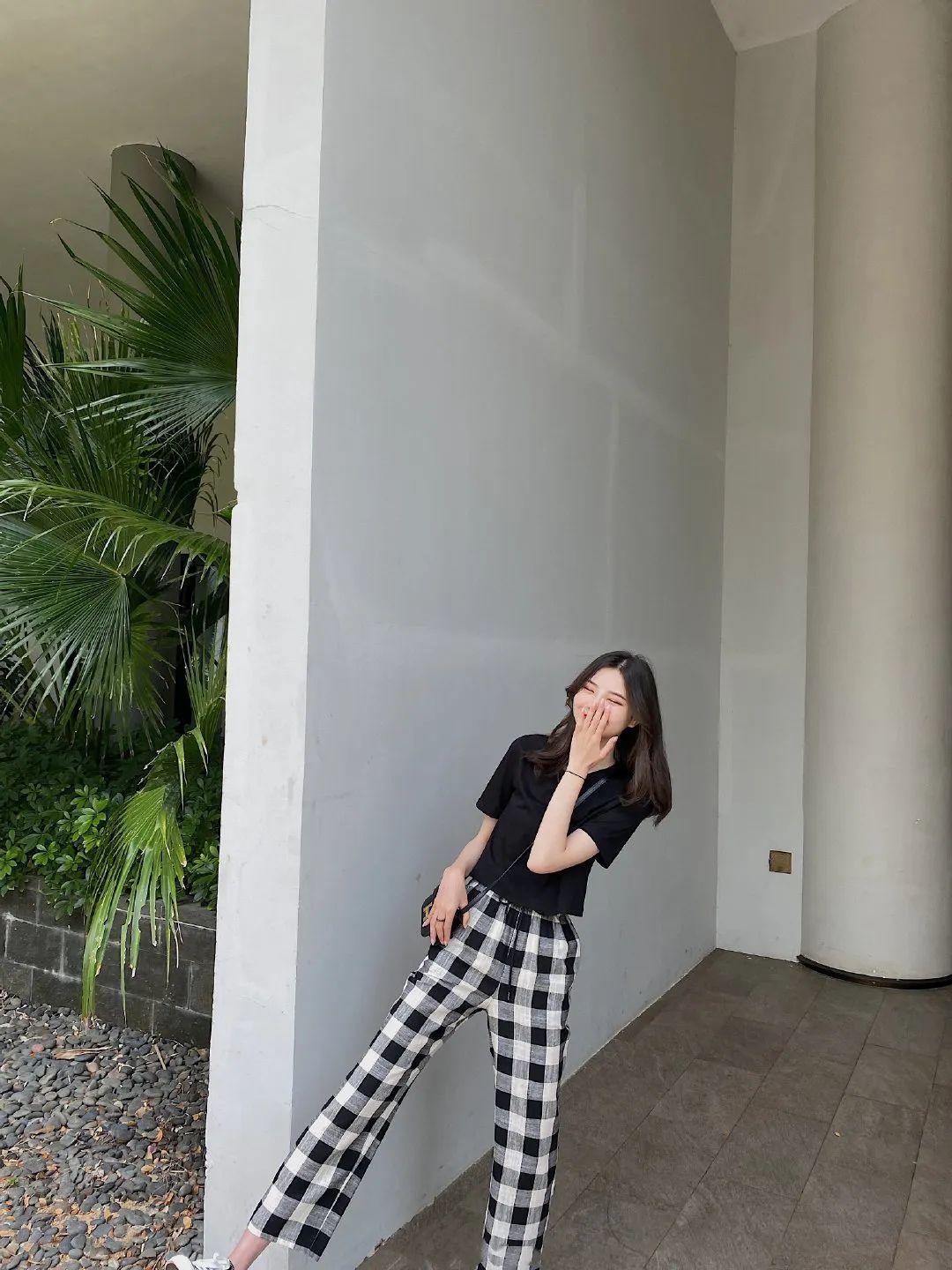 买百搭的衣服不撞款的t恤,春夏最值得穿的t恤