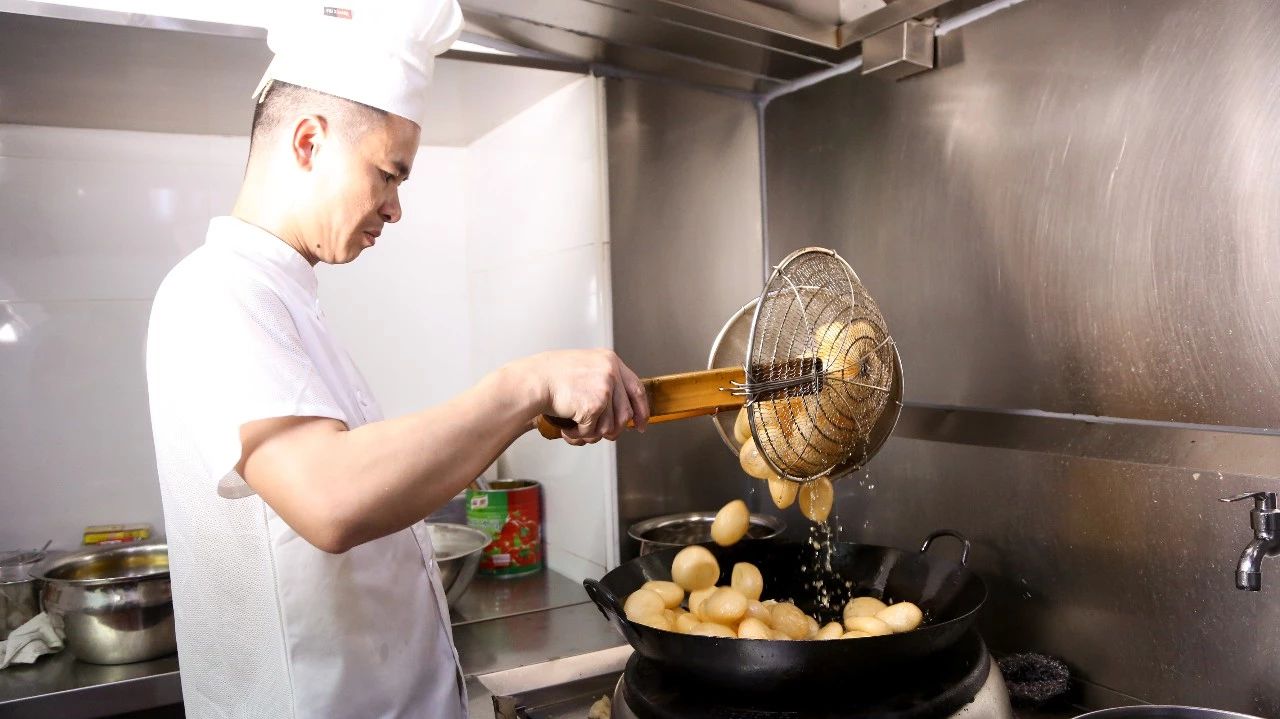 “凉飕飕”火锅来到深圳,清甜消暑!还有龟苓膏送~