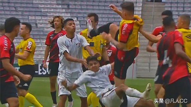 中国足球激烈进球,中国足球名场面守门员重拳出击