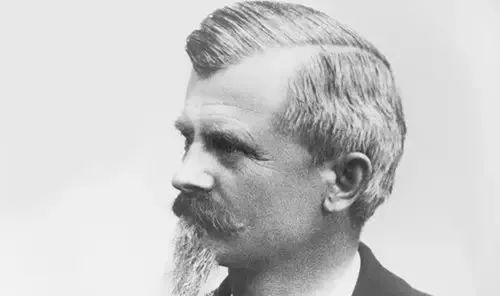 它与劳斯莱斯齐名，却难逃消亡的命运