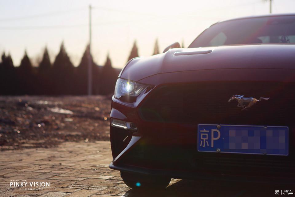 野马mustang宝石红,mustang提车真实评价