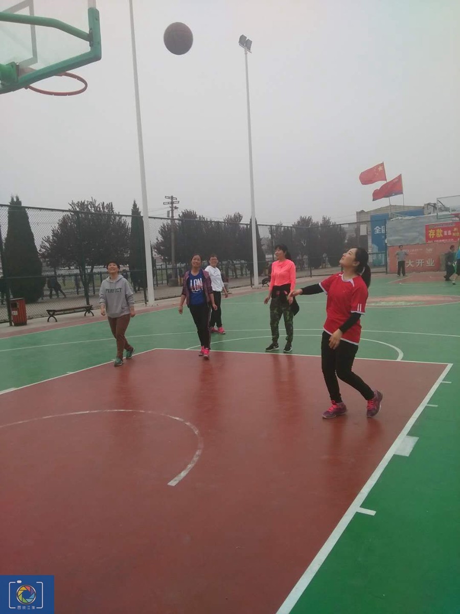 我,8岁时成为小县城女篮主力,5年后解散,34年后再见我们都老了