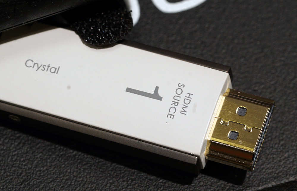 没埋线也能玩家庭影院！FIBBRCrystal系列光纤HDMI线试用报告