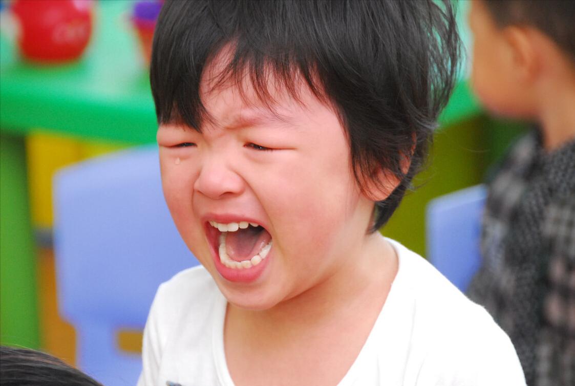 孩子不愿意去学校该怎么办,孩子不愿意去小学家长怎么引导