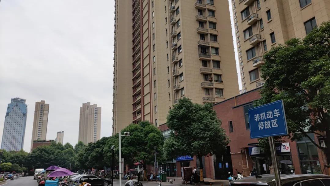 滨湖万科蓝山二手房带院子露台,合肥滨湖万科蓝山二手房价格