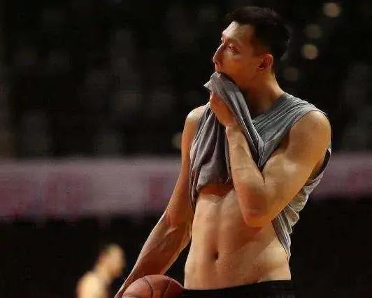 中国男足为什么踢不进世界杯,为什么中国男足踢不过日本韩国