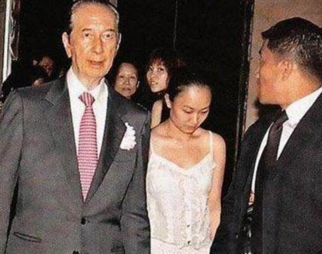 何鸿燊做过什么手术,何鸿燊做过手术吗