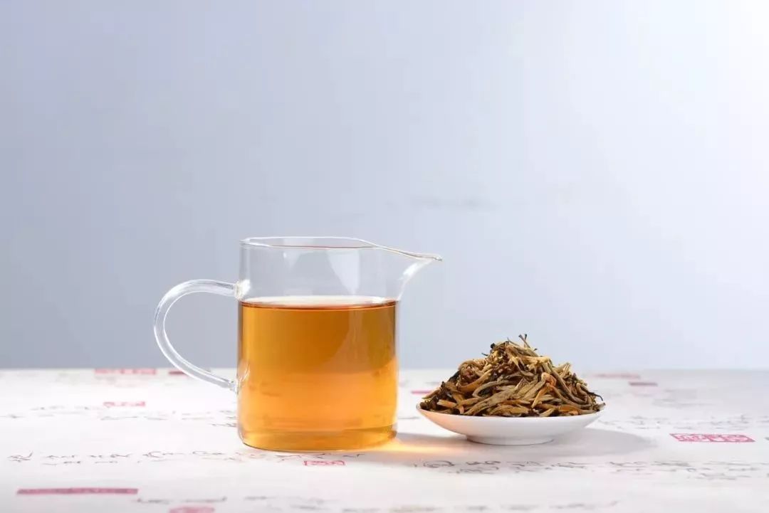 喝茶改善人体酸碱度,喝茶改变肤质的有效方法