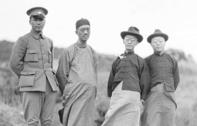 从宁汉分裂到宁汉合流，国民*党**分合如同儿戏？症结在蒋介石