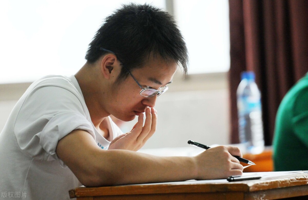 马上中考自己刷题还是补课,临近中考还需大量刷题吗