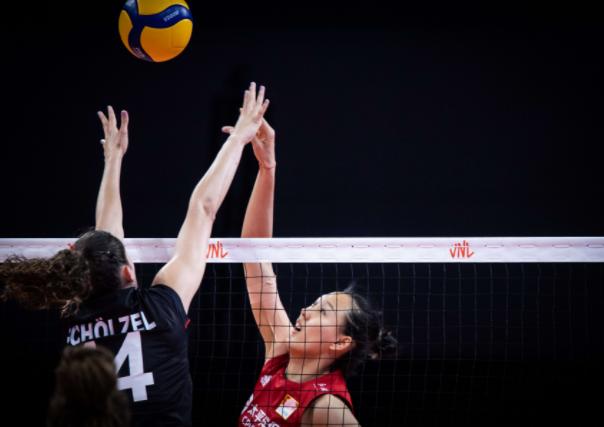 杨涵玉发球直接砸栗垚头上,杨涵玉发球直接砸栗垚头