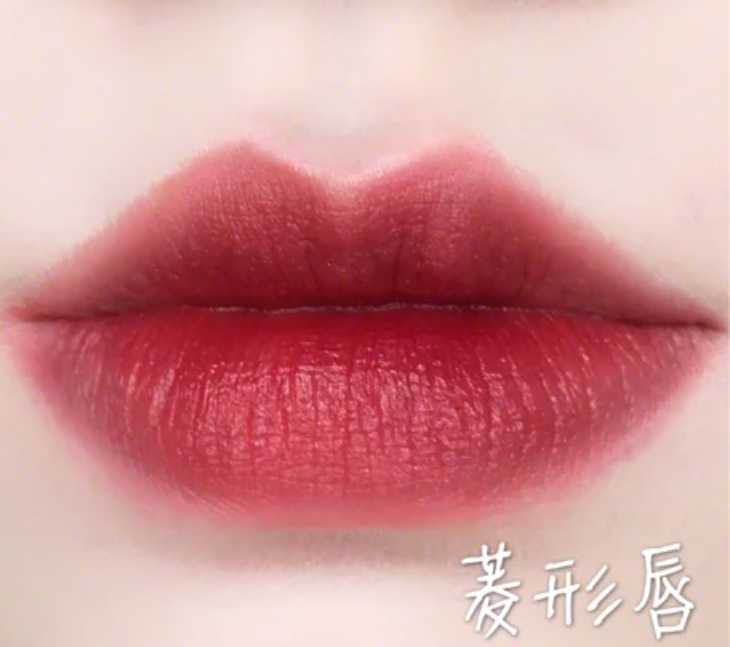 当下最火的口红画法时尚减龄,平唇口红的正确画法