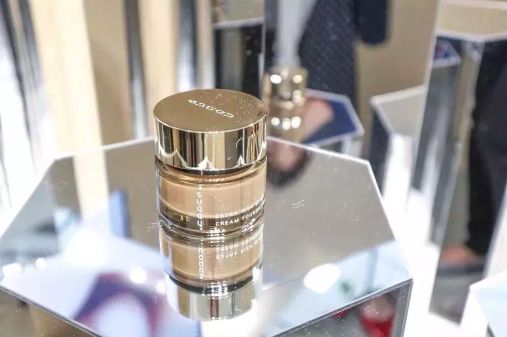 底妆起皮修护精华,油痘肌大瑕疵冬季起皮粉底推荐