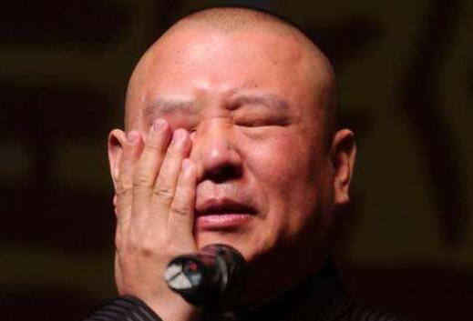 郭德纲落魄时的视频,落魄街头郭德纲