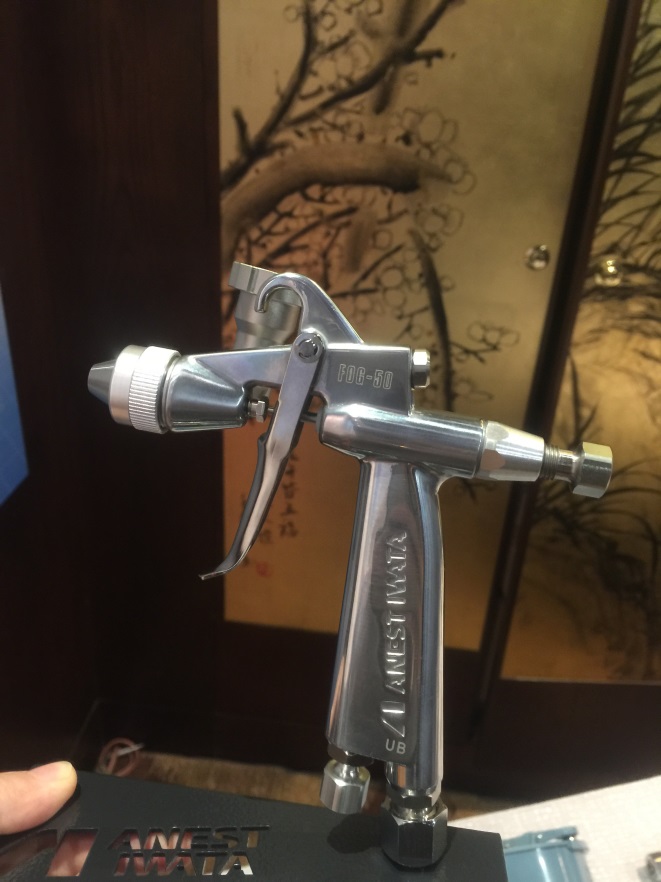 岩田喷枪喷涂时喷枪总是滴油,岩田喷枪和特威喷枪比较