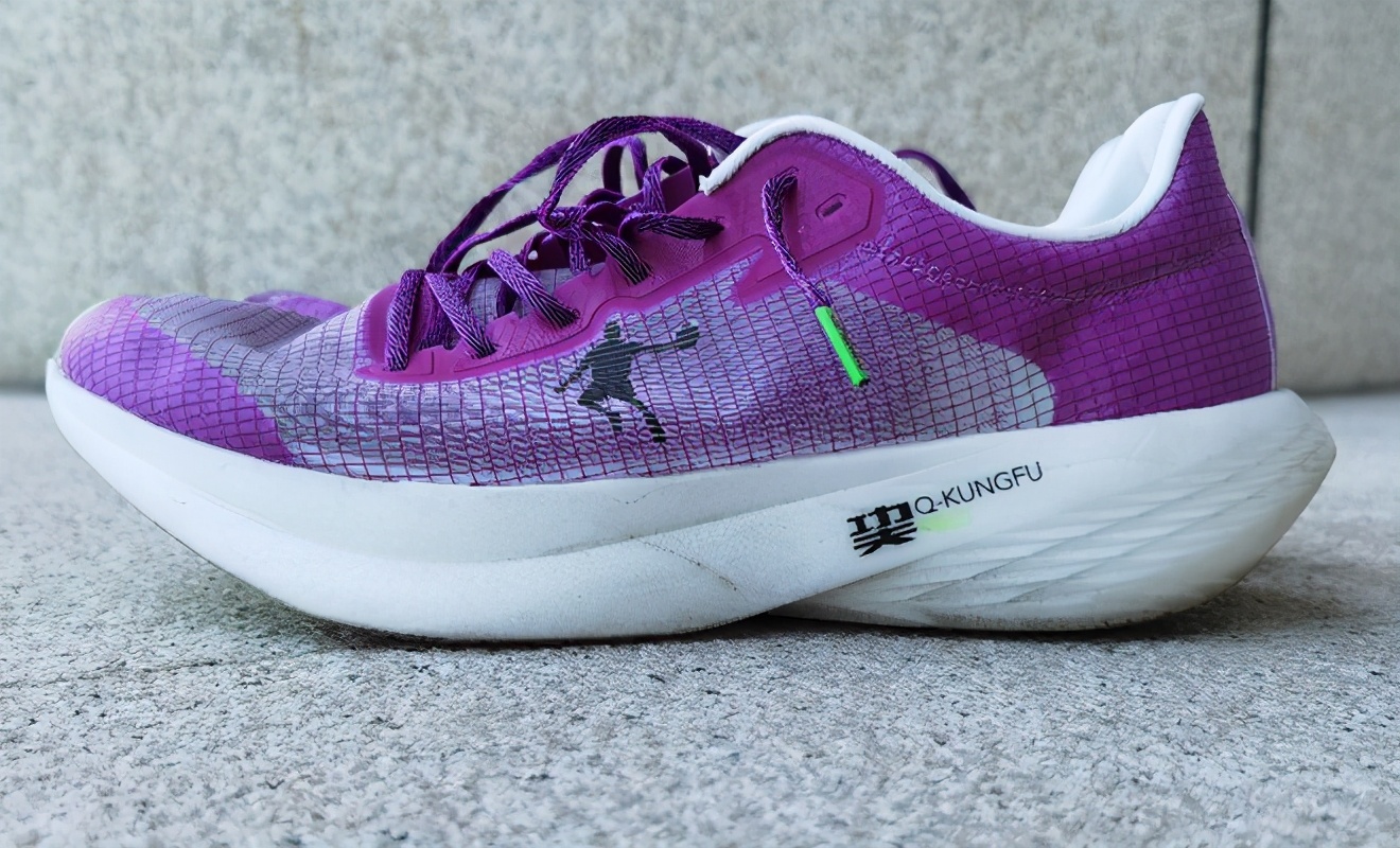 盘点最轻量的跑鞋,阿迪达斯最轻跑鞋