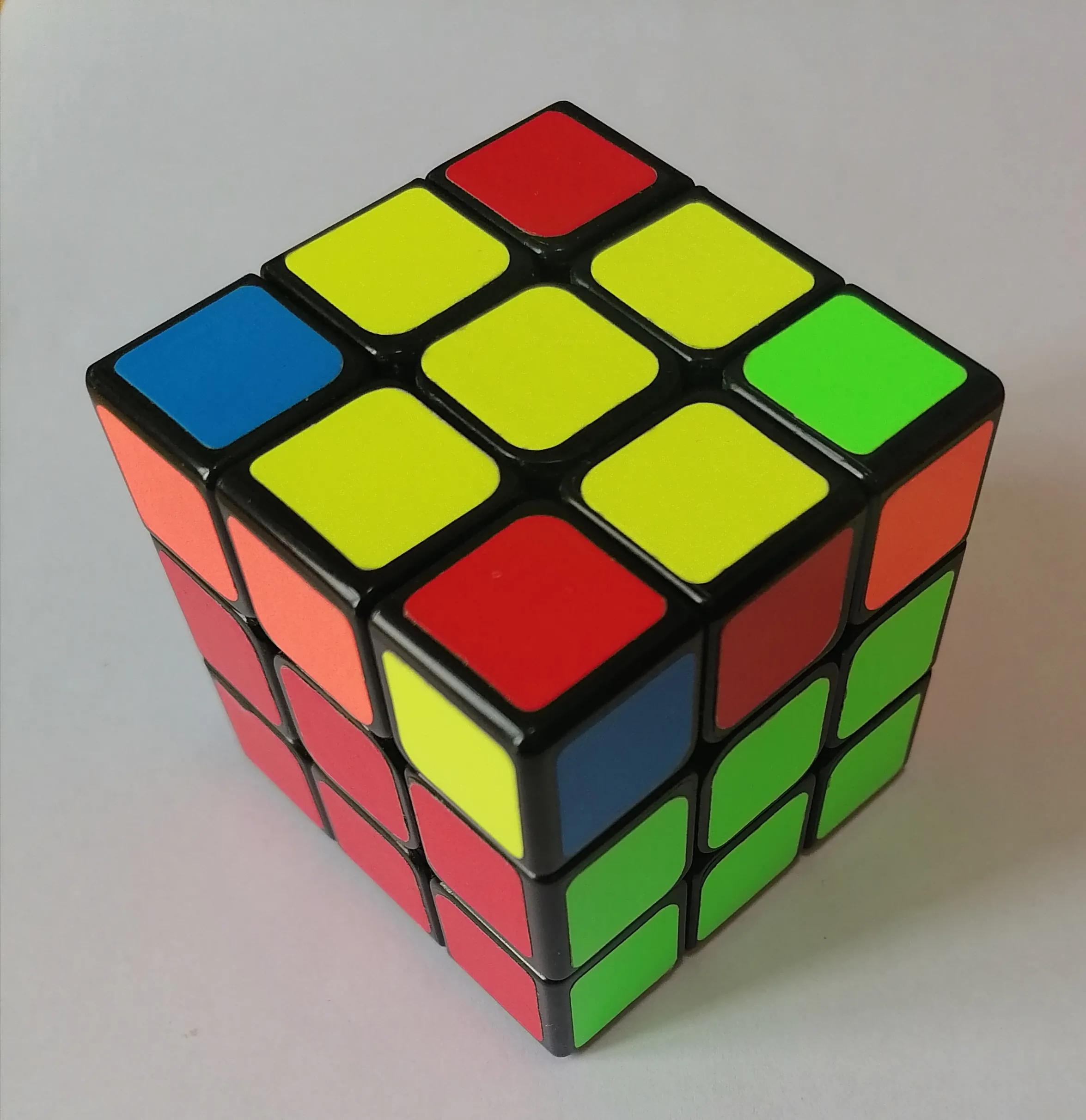 三阶魔方第一层复原最详细步骤,立方体魔方还原方法最简单