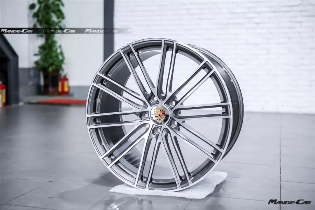 保时捷panamera19寸改装,2021款保时捷panamera4s改装套件