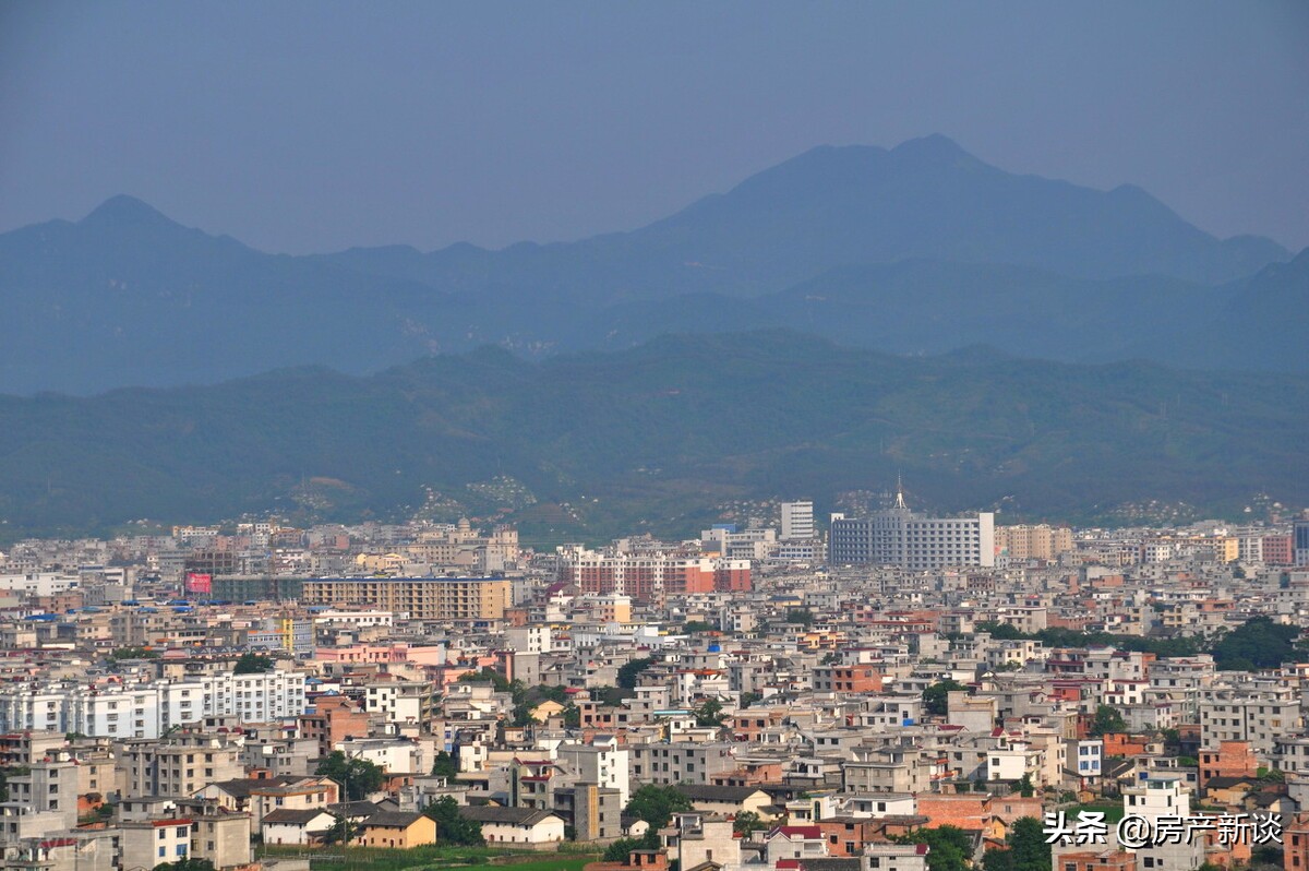 央媒发声回应房价,楼市连续释放两大信号