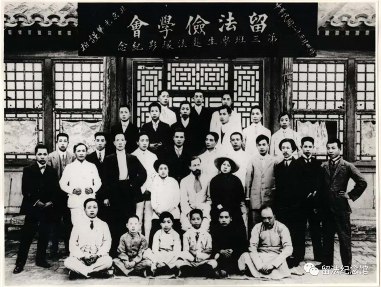 毕业季同学合影,14人一组毕业季照片