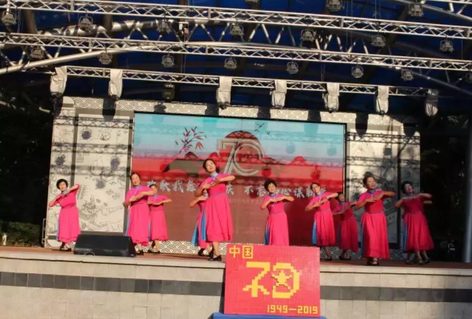 祝福祖国简短视频,那些让你为祖国热泪盈眶的瞬间