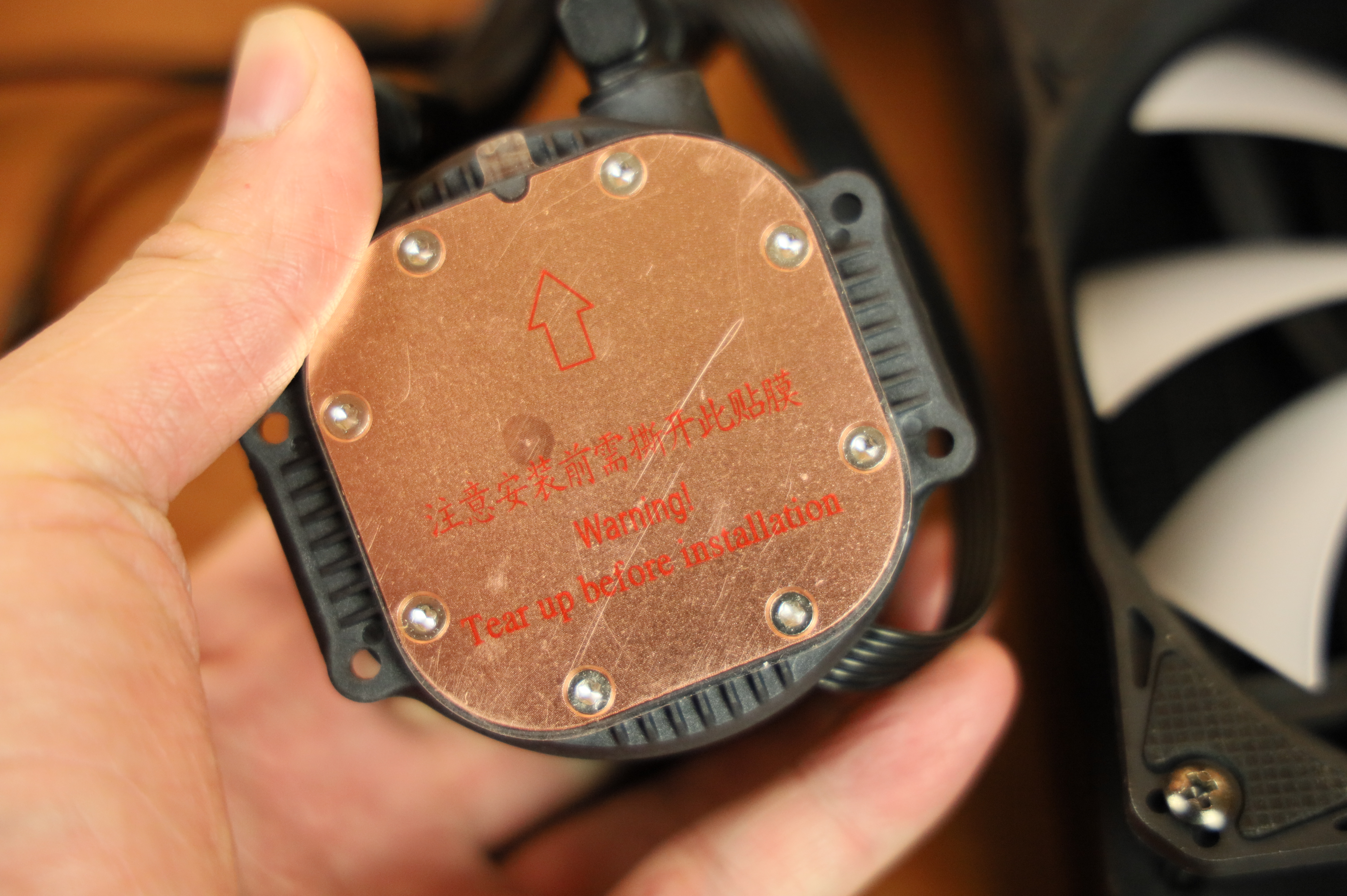 机箱加装风扇后开机f1,360水冷机箱炫酷