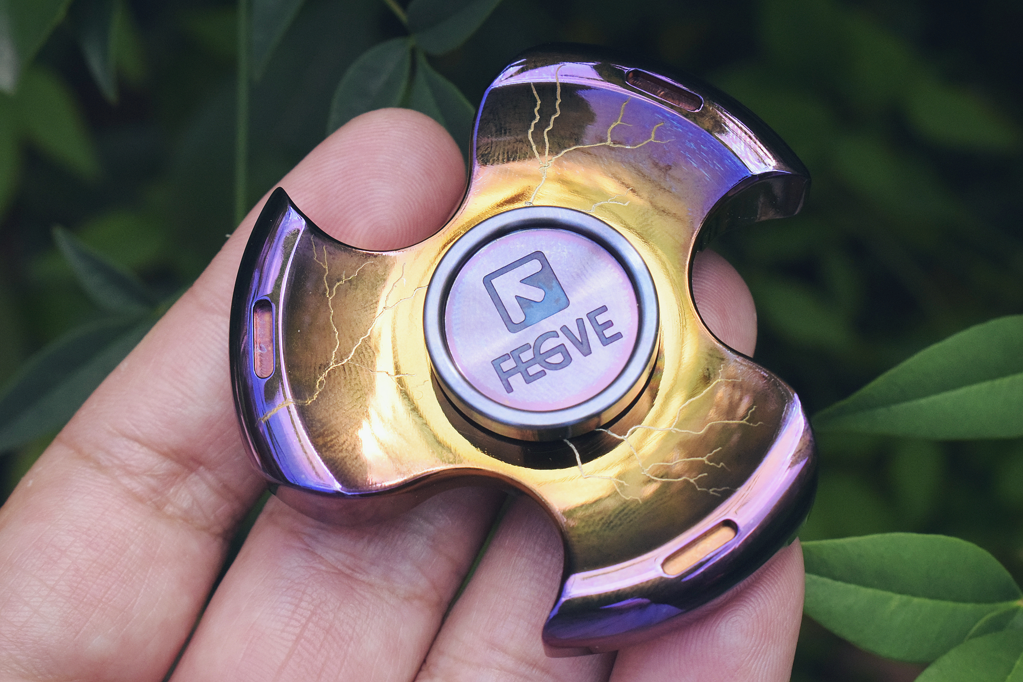 赏心悦目，转到停不下来！——斐戈FEGVE“胖三叶”指尖陀螺赏评