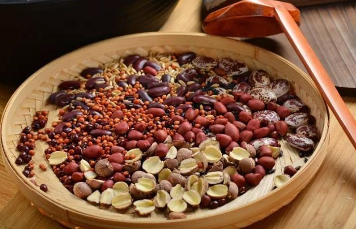 早上来一碗营养美味又健康,易消化的养胃八宝粥