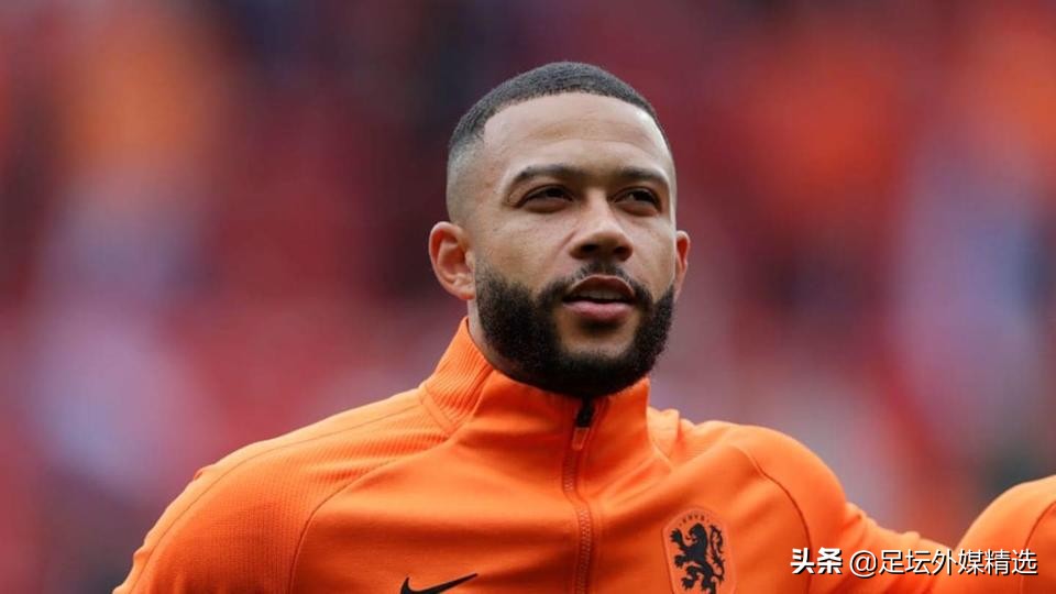 ​国际足坛转会市场动态：曼联加速转会事宜，其他俱乐部紧张起来