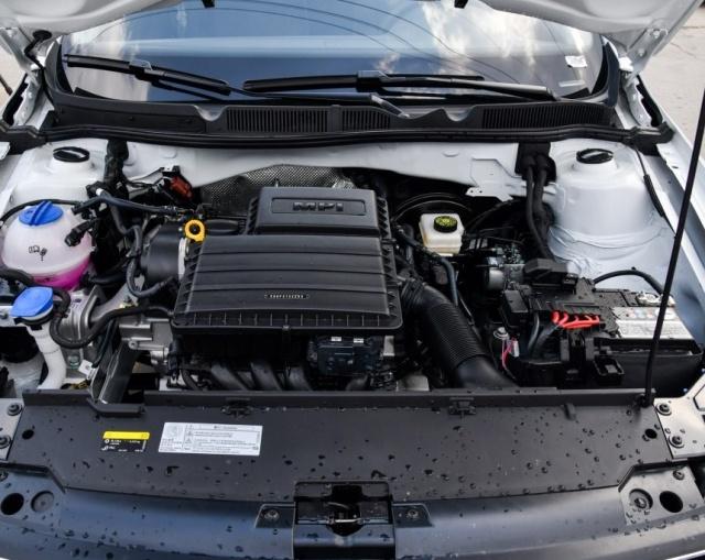 吉利帝豪第四代和宝来传奇哪个好,宝来传奇和帝豪到底该选择哪个