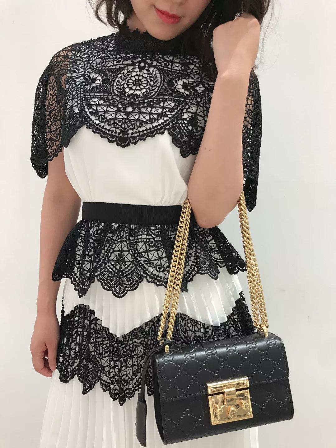 娜扎穿衣搭包包,30多个包包