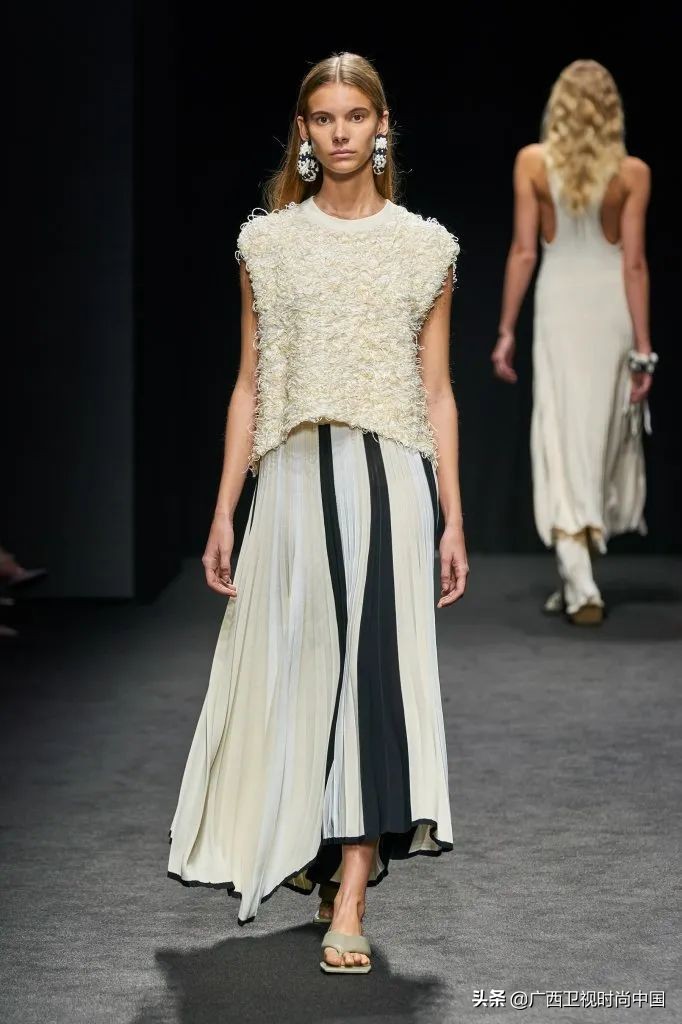 穿搭高级感冷淡风职场,冷酷风穿搭职场