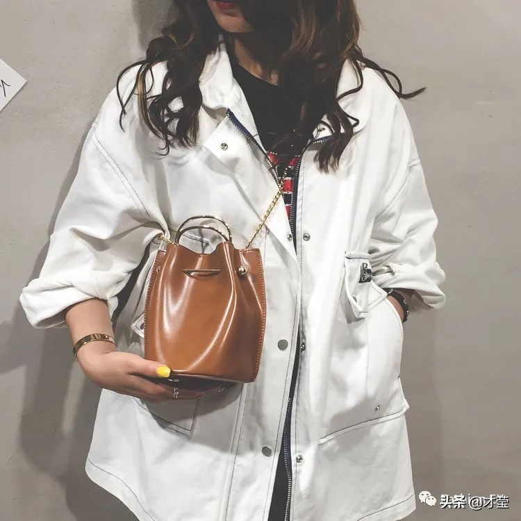 米兰读时尚管理的外国同学们，竟都爱上我这款淘宝卖几十块的包？