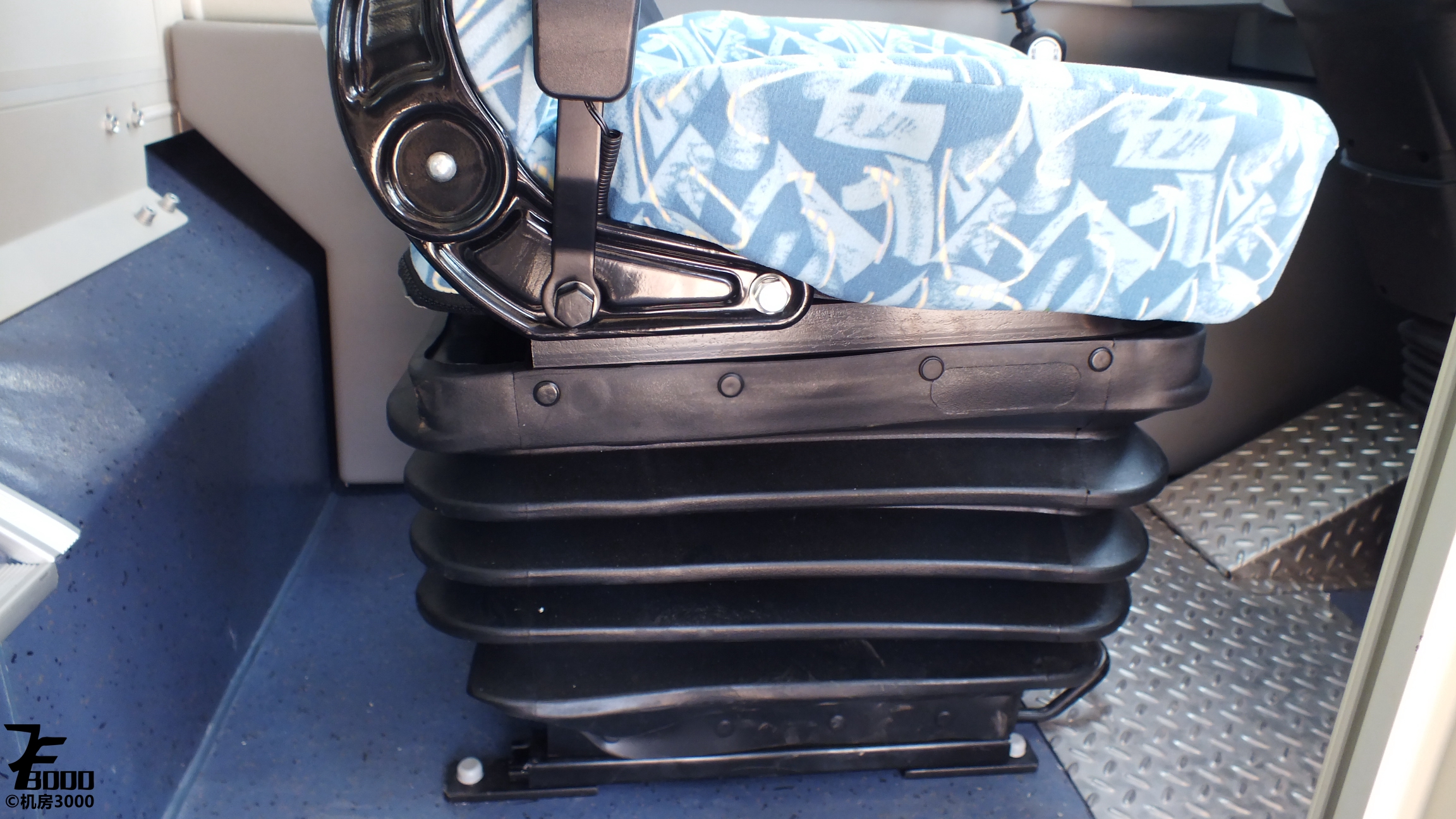 机房的渣评0西宁公交比亚迪BYD6100LEGV3