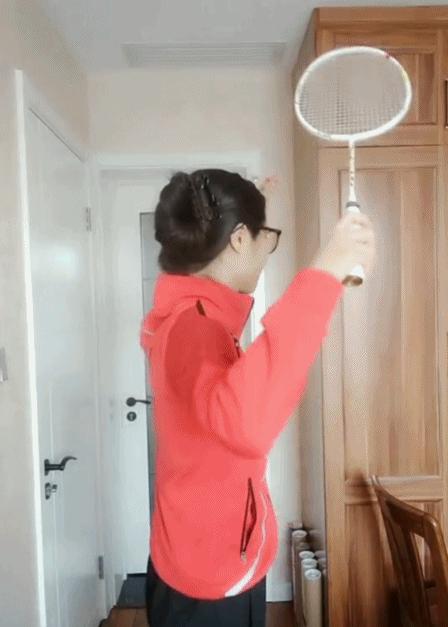 学会这个动作传球零失误,学会这个招式让你快攻只想单打