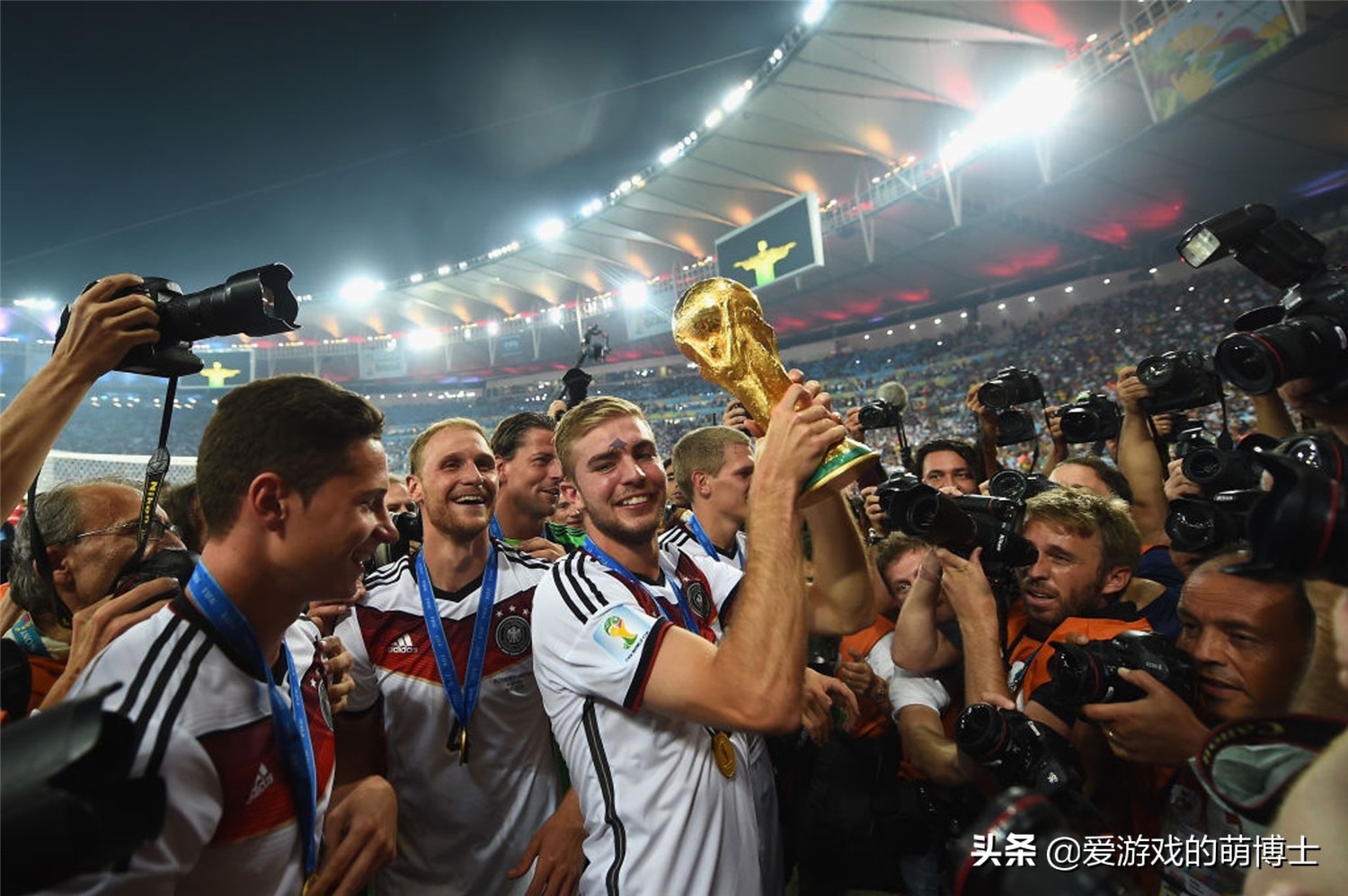 最早拿世界杯冠军的球员,初代宝可梦卡牌冠军