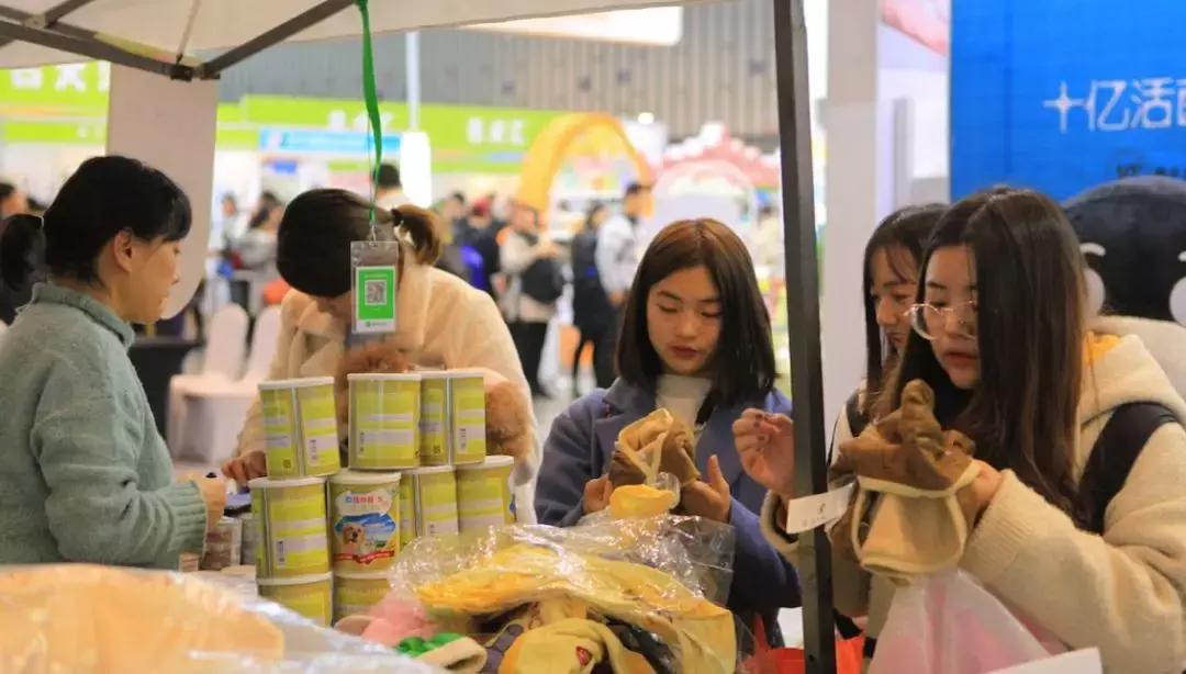 萌宠齐聚南京宠物博览会,day1