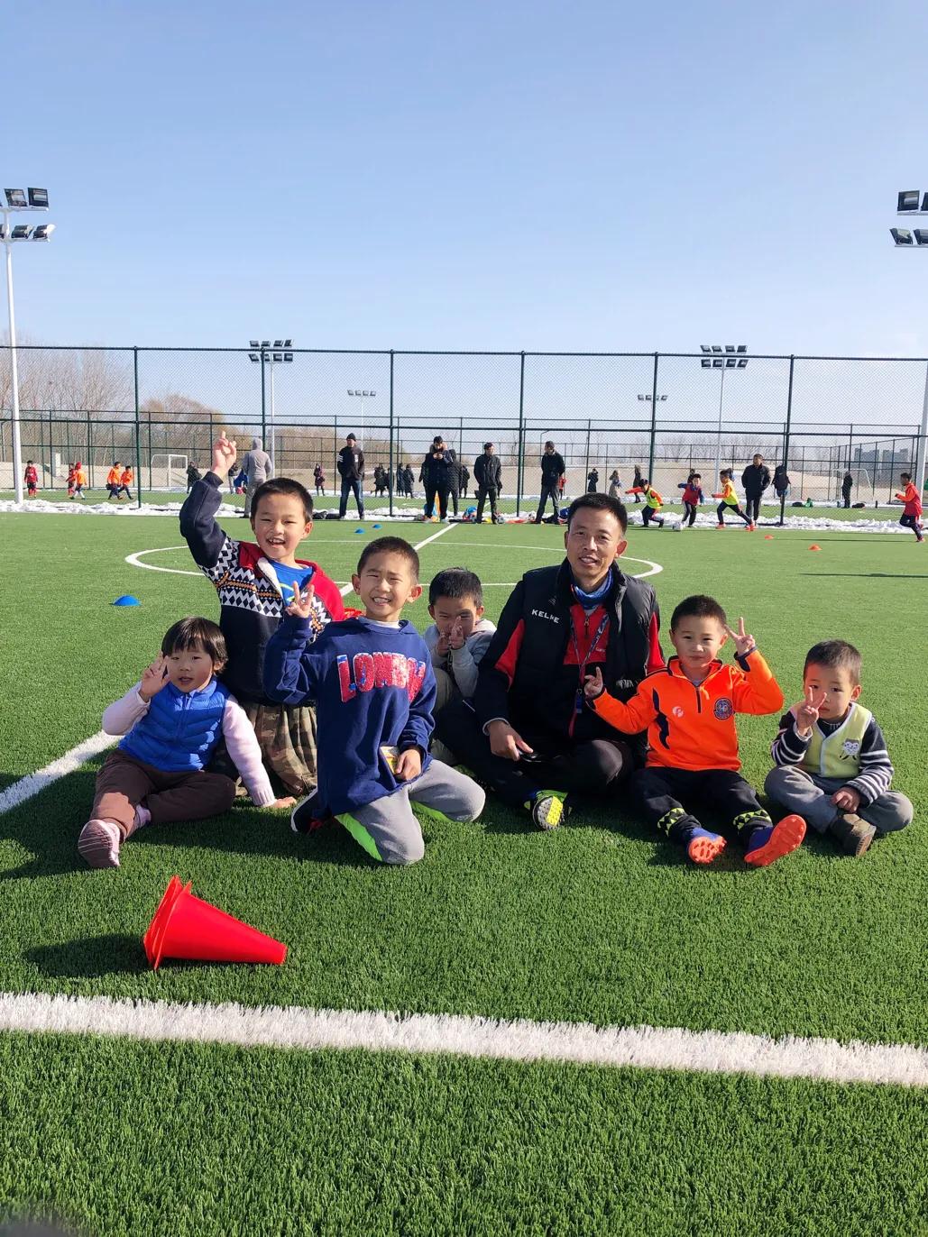 你为什么踢足球,有些孩子为什么喜欢踢足球