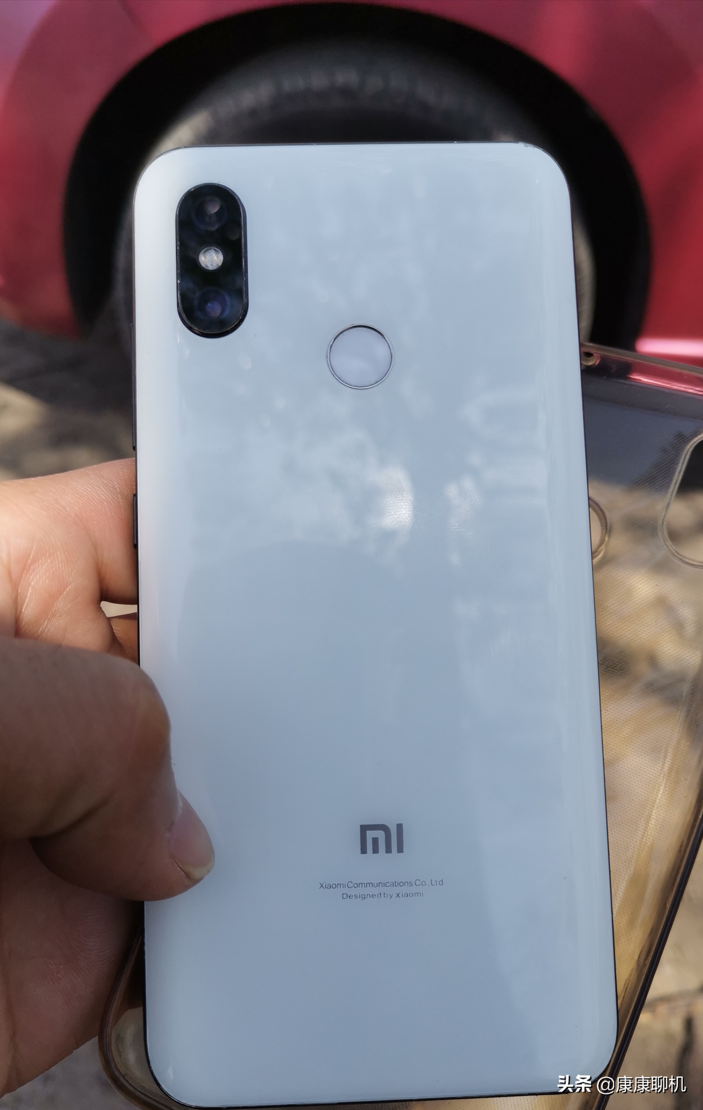 果粉买米8遇“闪屏门”，直呼下部手机依旧买小米！