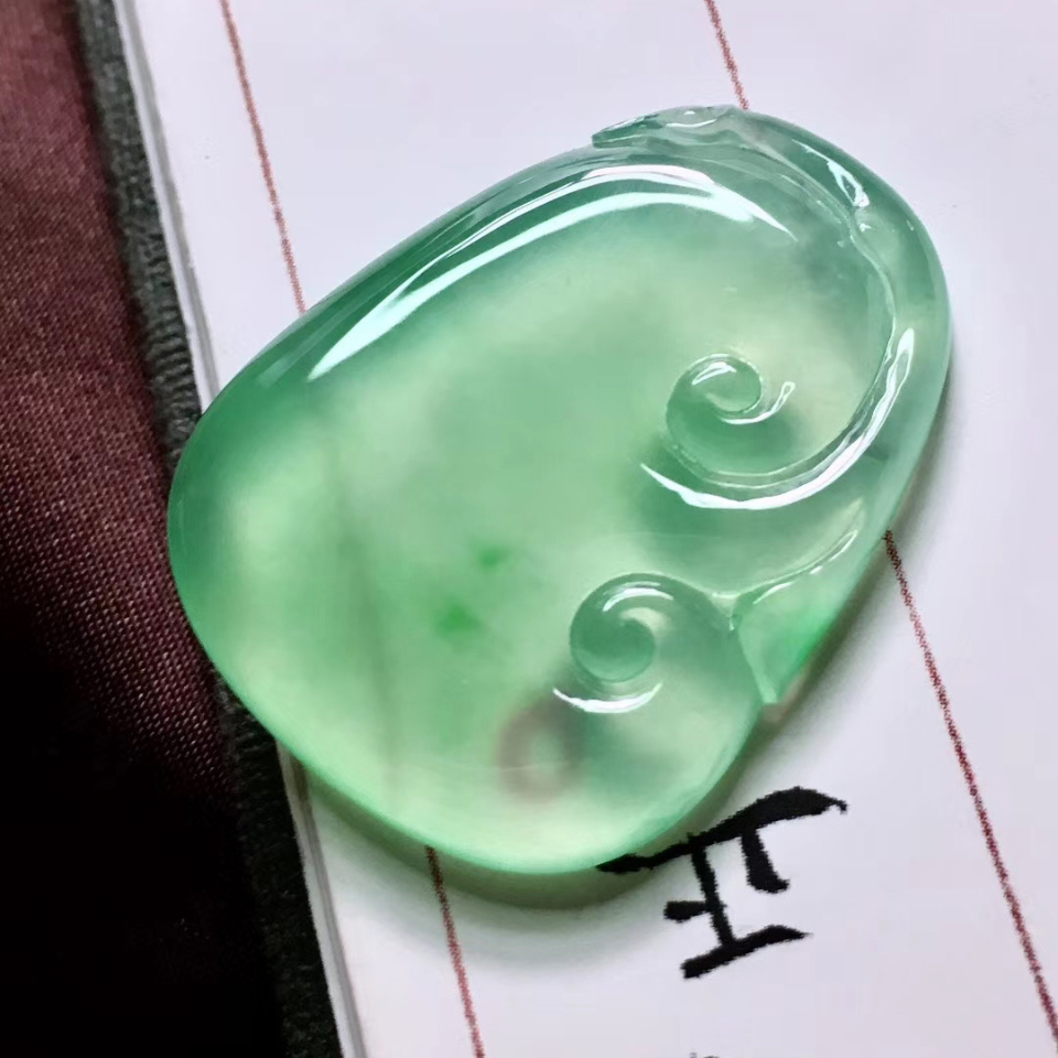 云南翡翠骗局央视,翡翠bc货有毒吗