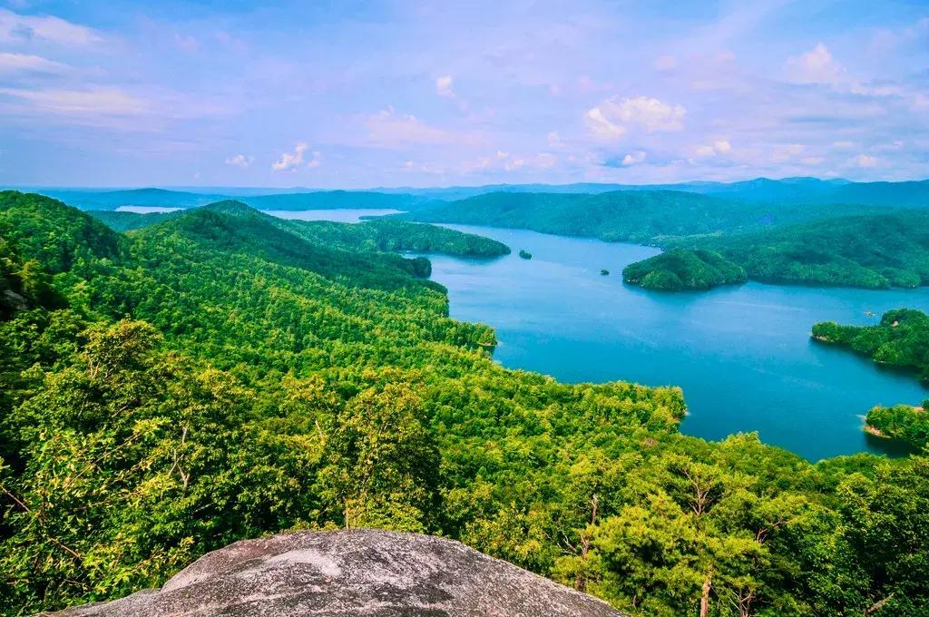 美国采用联邦制划分几个州,联邦制国家美国有几个州组成