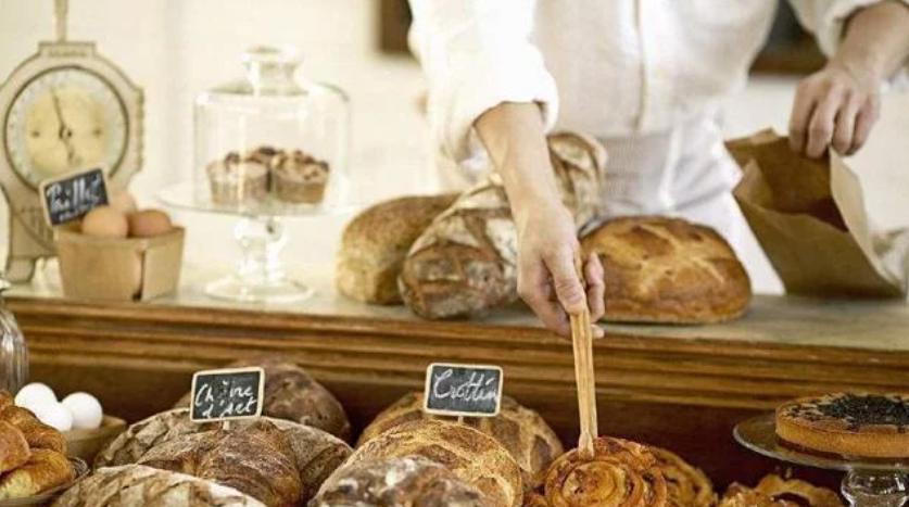 面包店卖过期面包怎么处理,为什么面包店的面包过期要扔掉