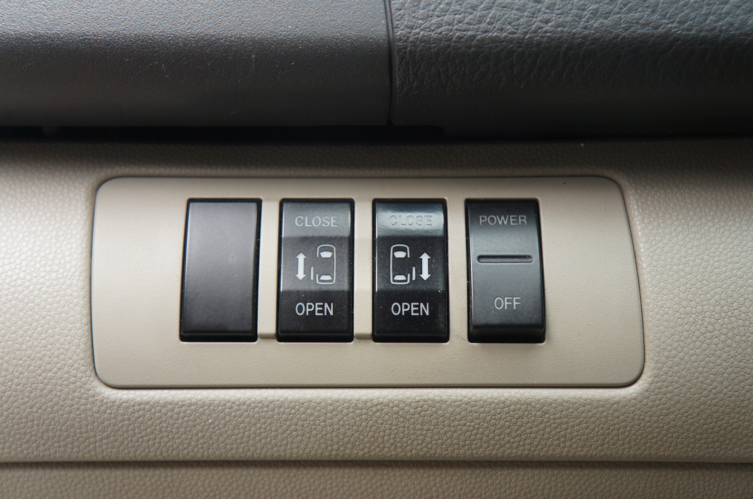 马自达8mpv二手,老款mpv马自达8