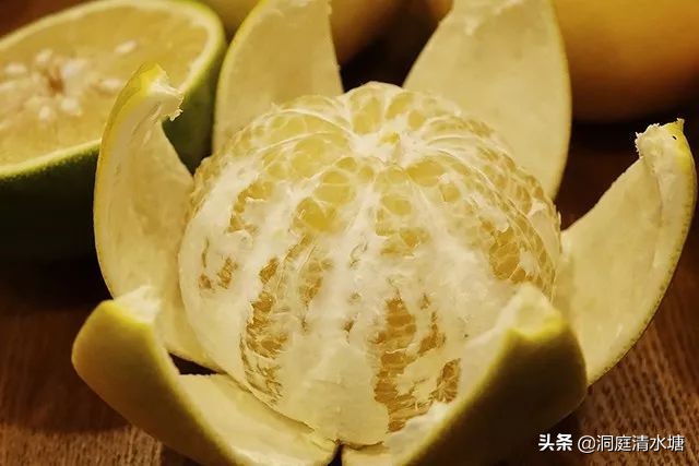 皮薄汁多甜柚子,菠萝味的灌汤包