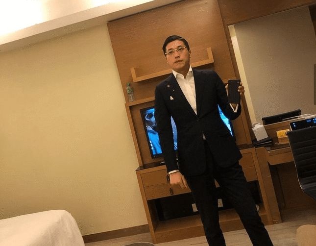 人类高质量男性戴的表是真还是假,人类高质量男性回应假表事件