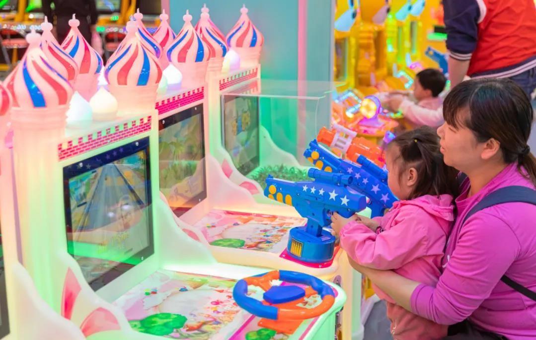 人气乐园游乐场亲子游玩,冬天游乐场室内游玩推荐