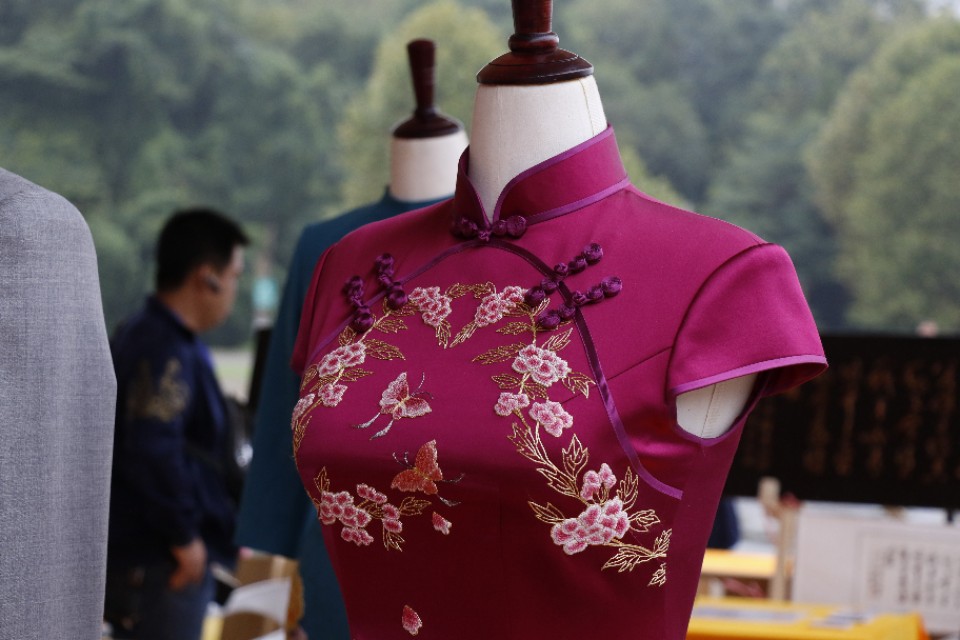 新手入门单反相机推荐10000元左右,摄影小白相机推荐4000价位微单