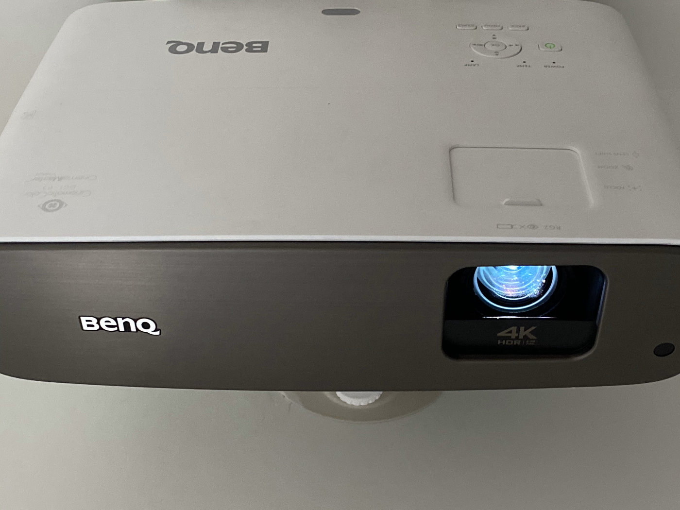 4k投影和电视机哪个最清晰,hdr和4k超清电视哪个好